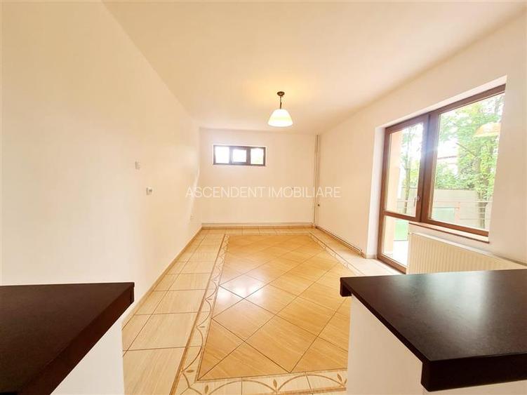 Vila impetuoasa pe 700mp teren:Spatiu versatil pentru locuinta/afacere Premium - 35