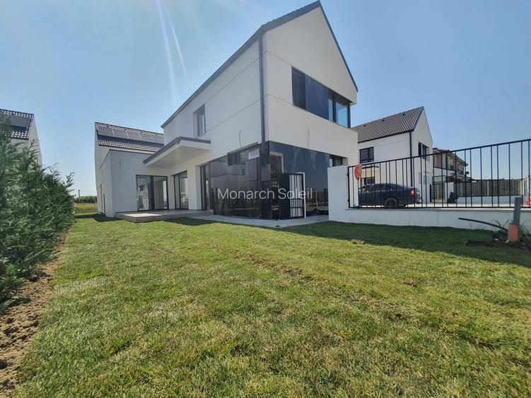 Monarch Soleil - finisaje de lux: parchet,usi, tamplarie lemn natural - 2