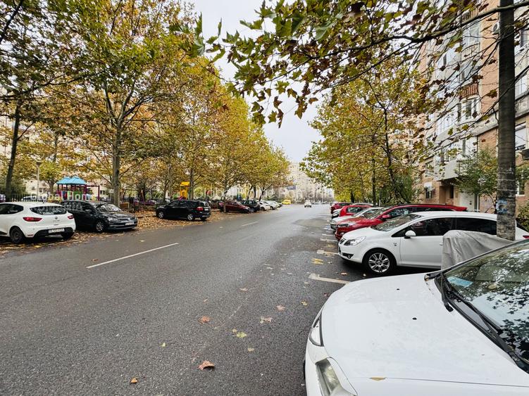 Calea Calarasi ◉ 90 sqm ◉ 3 Room Office ◉ Individual Heating System  ◉ Parking - 21