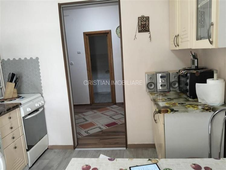 Ap. 2 camere, conf 1 decomandat, Calea Galati, et 1 - 13