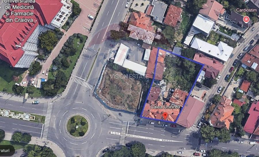 Casă / Vilă cu 10 camere de vânzare în zona 1 Mai - 2