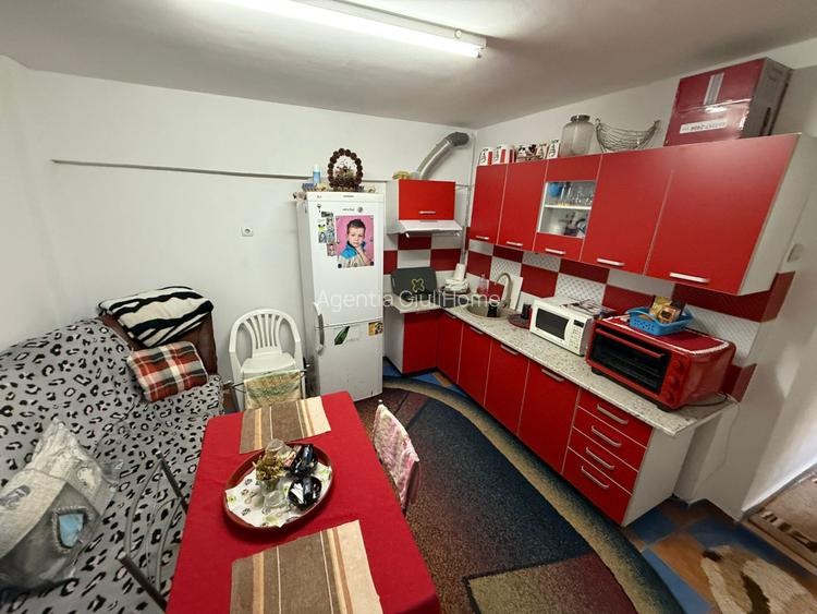 Casă decomandată 3 camere + grădină 450 m², zonă liniștită Galați - 8