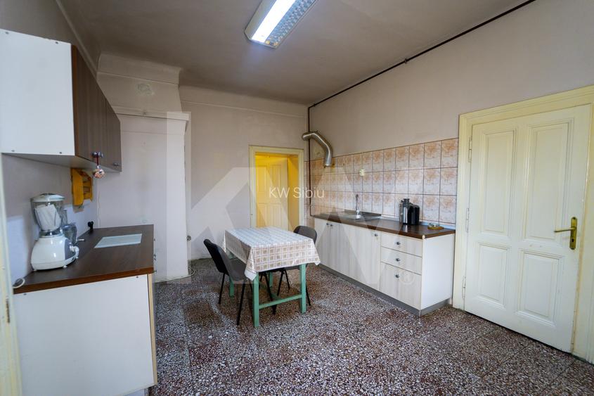 Apartament 3 camere - Eleganță și spațiu în Centrul Istoric al Sibiului – 122 mp - 35