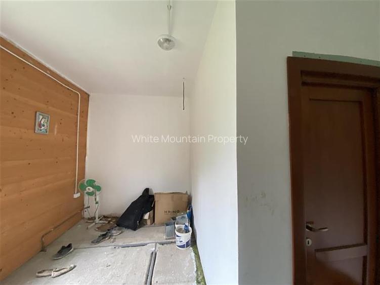 Oportunitate investitie | Teren 10 000 mp cu constructie de 530 mp la 10 km de V - 12