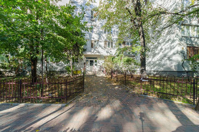 Apartament decomandat si luminos | Metrou 1 Decembrie - 12