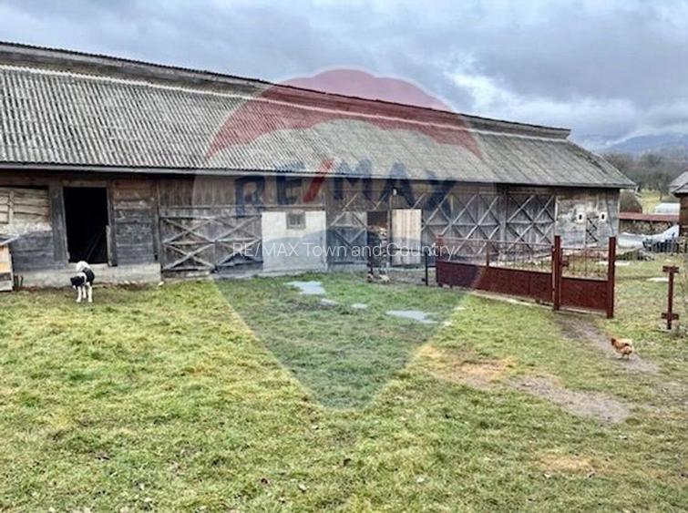 Casa / Vila cu 4 camere de vanzare - 2