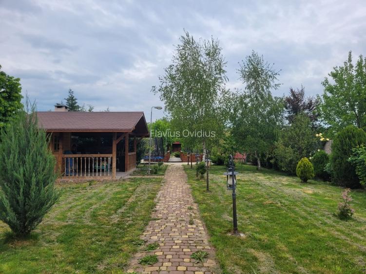 Oază de liniște cu "parc" privat în vatra satului - 3