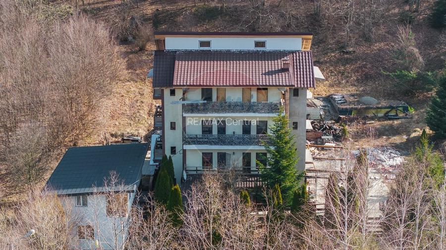 Casă + Pensiune Turistică în amenajare - Plată în rate/schimb - 2