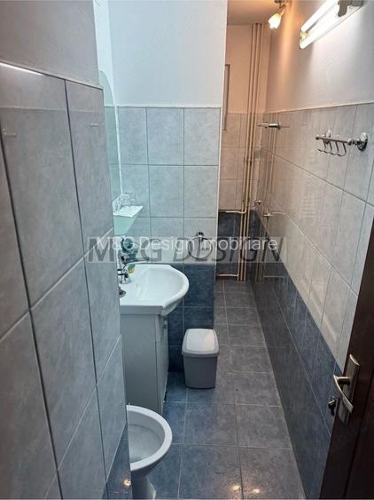 Circumvalatiunii-Dacia, apartament 3 camere semidecomandat, etaj 1 - 3