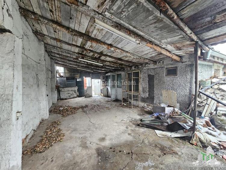 Teren intravilan+casa demolabila, dubla deschidere, 200 mp, toate utilitatile, P - 3