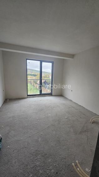 Duplex 6 camere, 150mp utili, 700mp teren, Dambu Rotund - 11