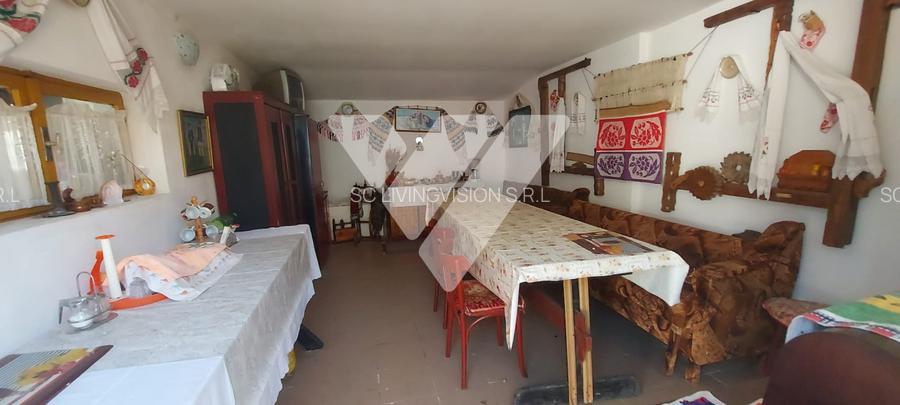 Casa individuala din 2 corpuri 6 camere 2 bai teren 2109 mp Rusi Sibiu - 9