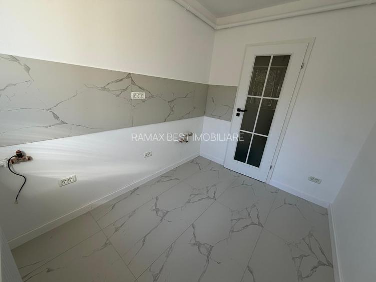 Titan, parcul Titanii, pe Zavideni, 10 minute metrou, renovat complet, bloc 4 et - 12