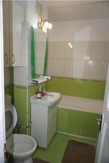 Apartament cu 2 camere in 1 Mai cu centrala termica