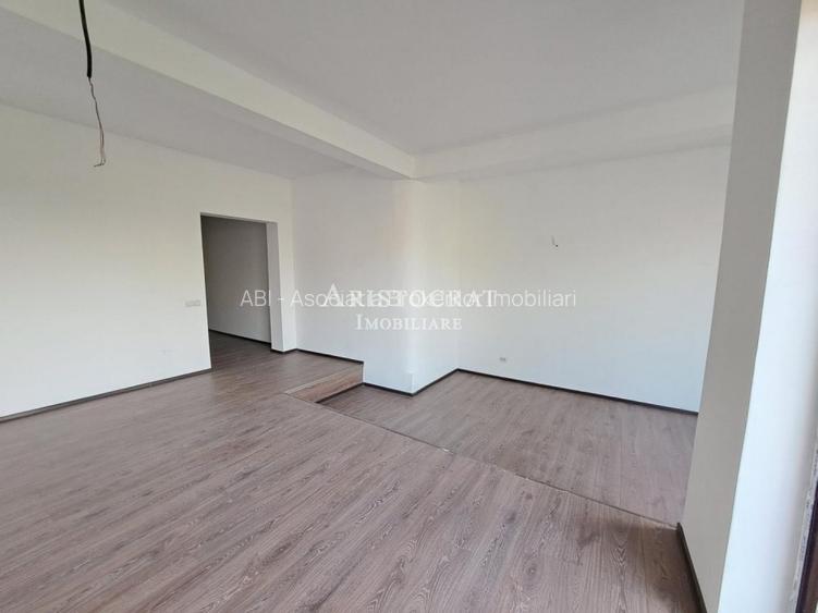 Vila Tip Duplex  generoasa cu vedere lac - 3