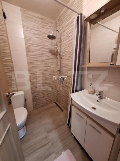 Apartament 3 camere, 2 bai, parcare, zona Terra - 9