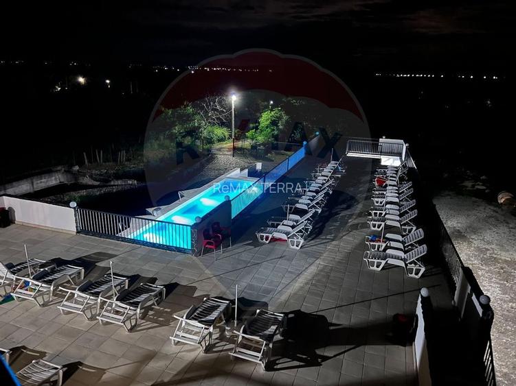 DE VANZARE Pensiune cu piscina, pastravarie, zona spa locatie de vis - 13