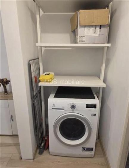 Decomandat la etaj 1 cu centrala propie - 11