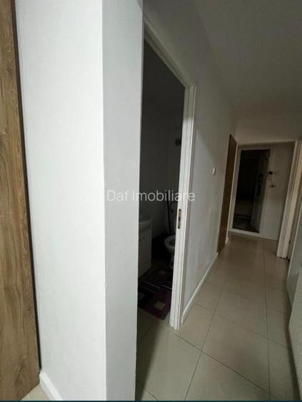 3camere centrala p renovat-70mp -Gorjului metrou - 2bai-bloc 1980 - 6