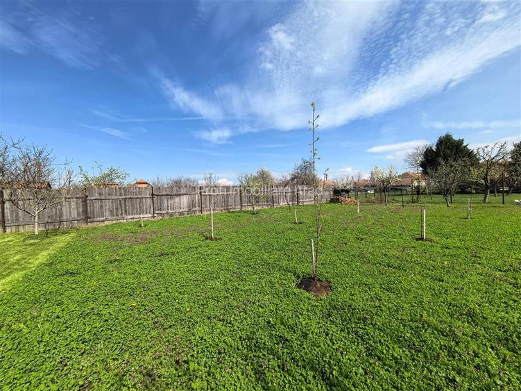 Vila impunatoare cu 6 camere spatioase in stil american - 12