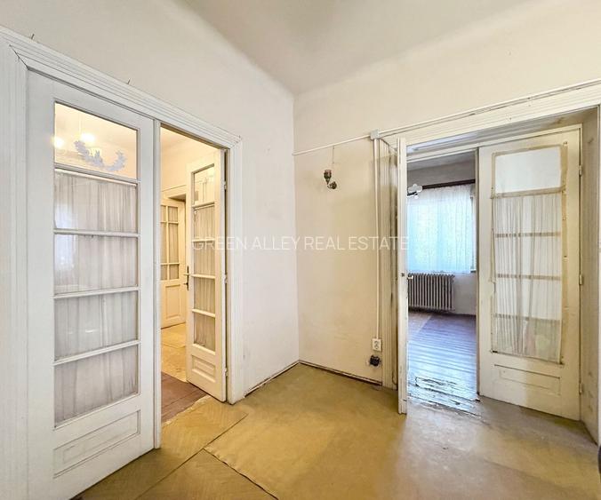 VILA INTERBELICA IN CURS DE RENOVARE COMPUSA DIN DOUA APARTAMENTE - PARCUL CAROL - 5