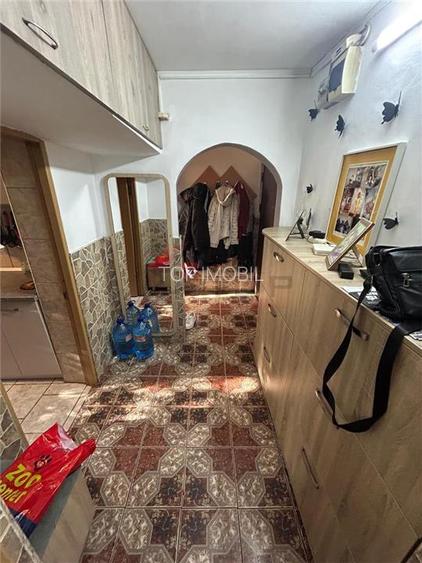 Etaj 2 - Mircea cel Batran, 3 camere mobilat cu geam la baie - 3