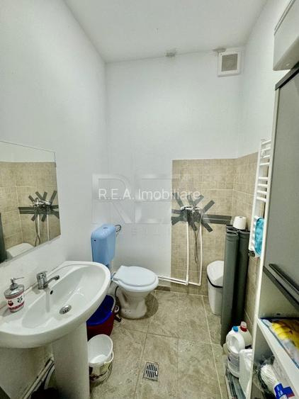 Spatiu comercial la 2 pasi de gura metroului - 9