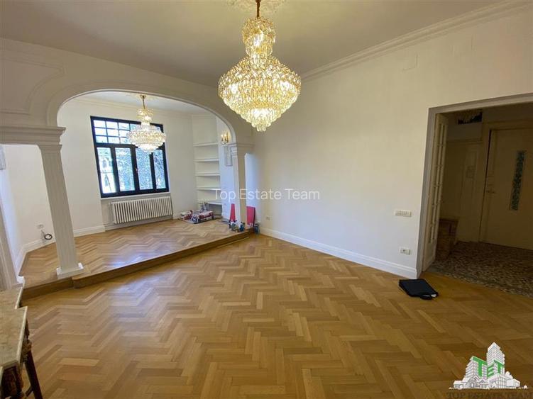 Apartament de vanzare cu 5 camere, imobil consolidat - 8