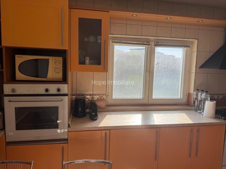 Nerva Traian-strada Alexandru Vlahuta-apartament 3 camere - 6