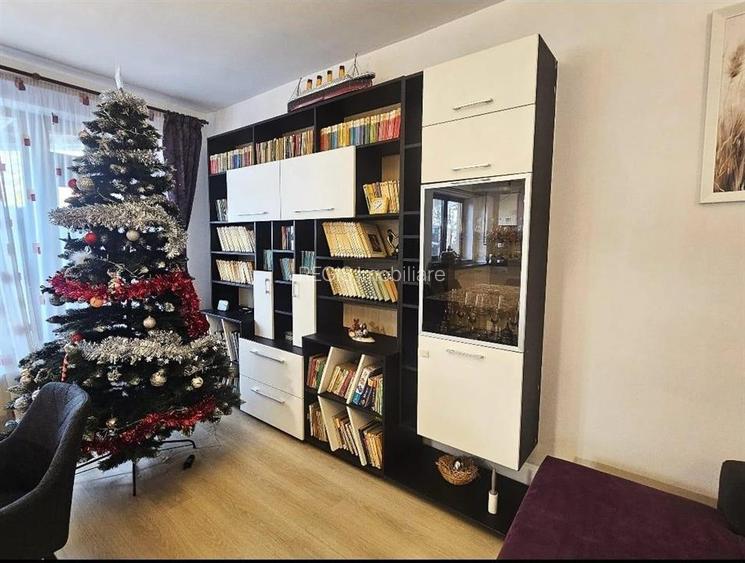 Casa 5 camere de inchiriat in Florilor - 11