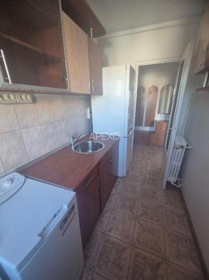 Apartament de 2 camere ( terasa refacuta )-Astra - 3