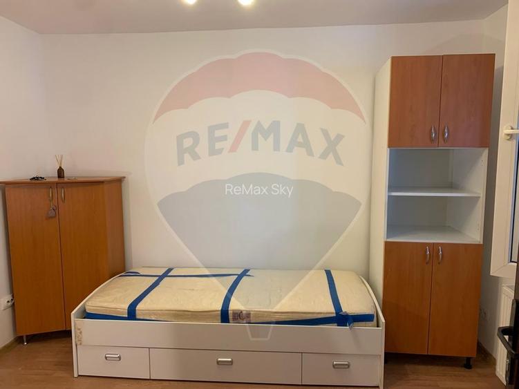 Apartament de vânzare cu două camere, pe strada Ploiești - 2
