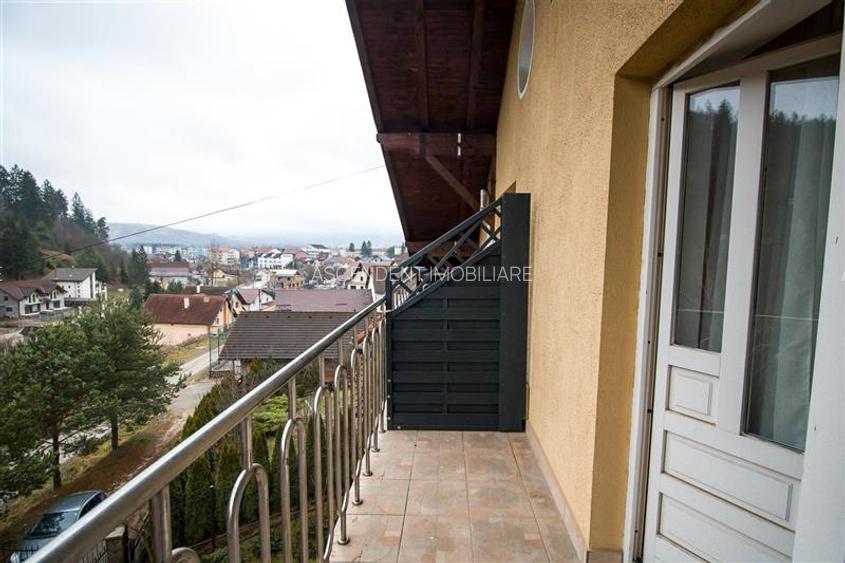 Vila distincta, panorama urbana, amplasare de top, Zarnesti, Brasov - 28