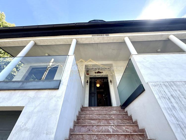 Vila cu 5 camere *344mp* + 400mp Teren // Zona Bucurestii Noi - 110