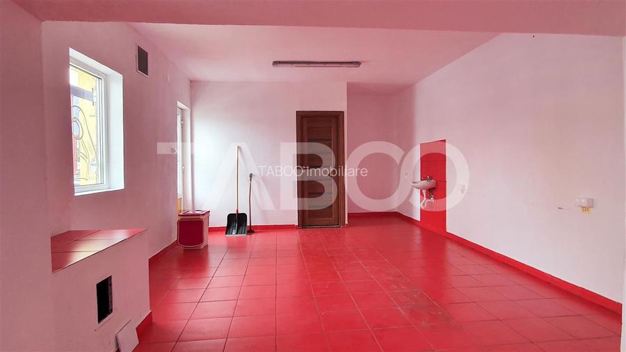 Spatiu comercial de vanzare renovat zona Orasul de Jos Sibiu - 3