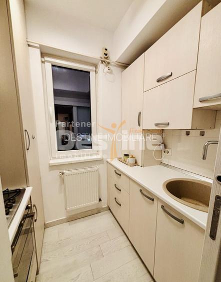 Apartament 3 camere+balcon generos, vedere Palatul Parlamentului, 13 Septembrie - 5