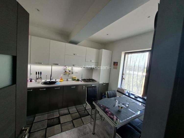 Apartament premium cu 3 camere - curte privata - 89mp - 8