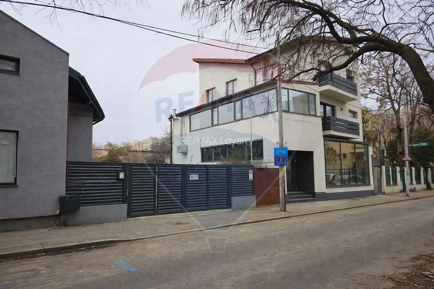 Casă / Vilă cu 4 camere de închiriat în zona Tei - 13