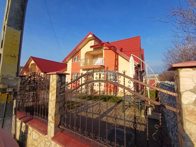 CASA CU 4 CAMERE , BECI SI GARAJ , 825MP TEREN , VOINESTI  - 4