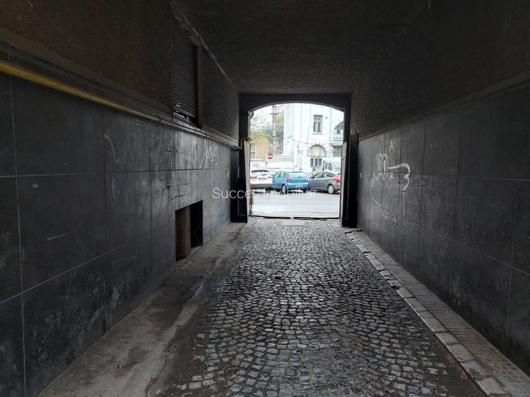 ,3 cam in vila,2 intrari,parter,PARCARE 2 -3 AUTOTURISME, - 20