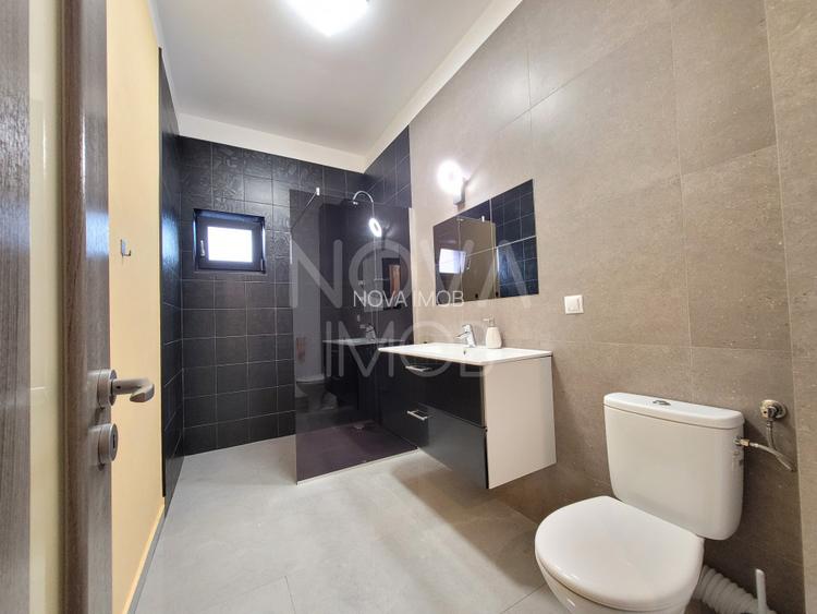 Apartament de vanzare, 3 camere cu gradina + 2 locuri de parcare -Selimbar - 6