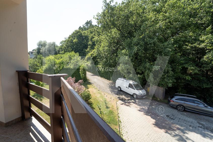 Vila exclusivista cu piscina si panorama de vis Cisnadioara - 30