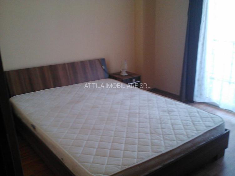 Lipovei- Pizzeria Thalia 2 cam 320 euro - 5