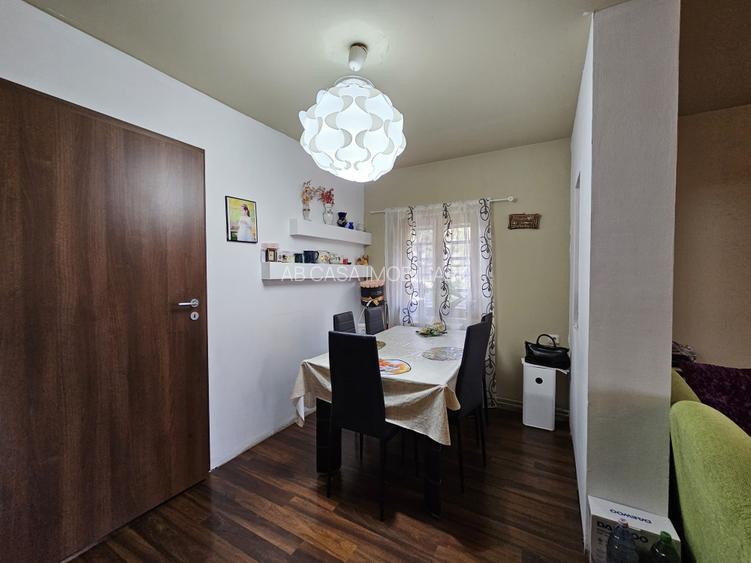 Două case individuale, P+M, construcții 2002/2007, în Giroc, comision 0% - 4