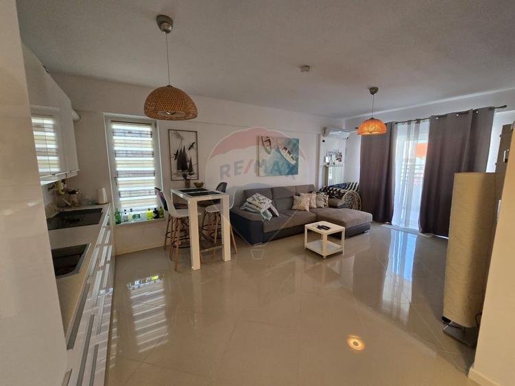 Apartament si loc parcare în zona promenada Mamaia Nord, Constanta