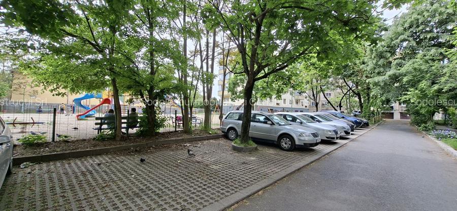 Apartament de inchirat cu 4 camere + garaj- Torontalului - 23