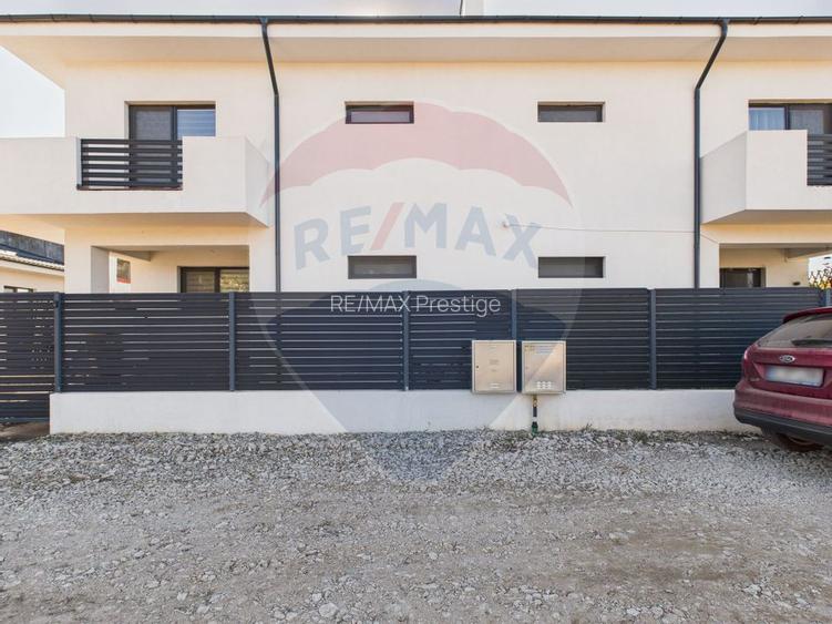 Duplex 85 mp utili, curte 200 mp – vedere la lac și pădure - 11