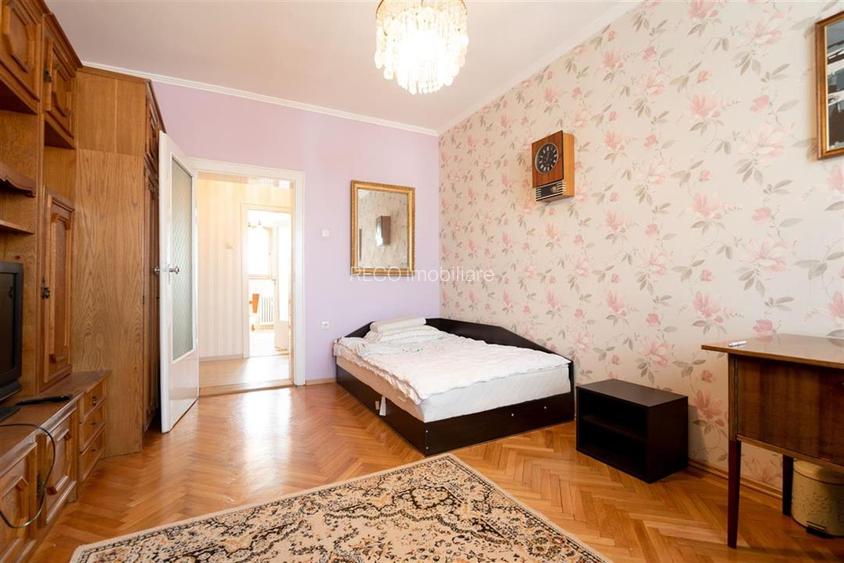 RECO apartament cu 3 camere in zona ultracentrala - 16