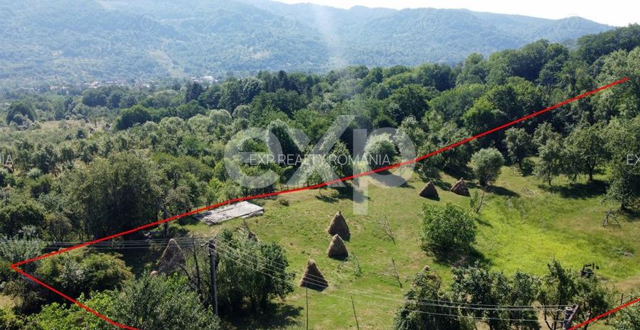 Teren în comuna Corbeni - 2