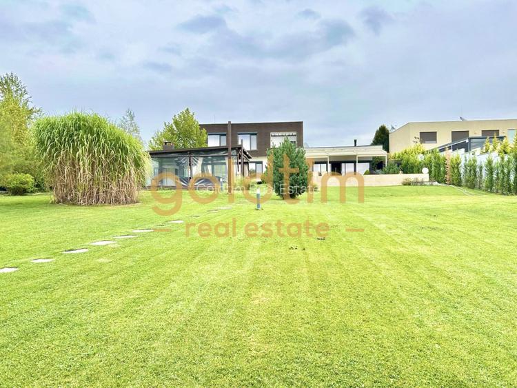 VILA SUPERBA/MOBILATA/UTILATA/PISCINA/CURTE 3000 MP/IESIRE LA LAC - 45